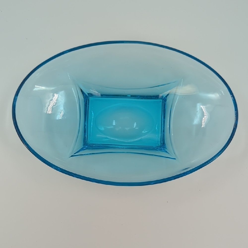 Vintage Hazel Atlas Glass Bowl or Dish Capri Blue Colonial Oval 8" x 5 1/8" - Picture 3 of 4
